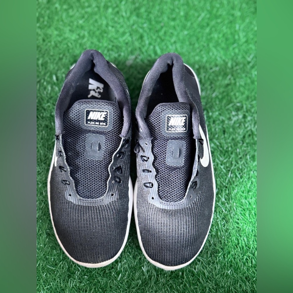 Nike
(WMNS) Nike Flex‎ 2018 RN 'Black' AA7408-018 Size 9